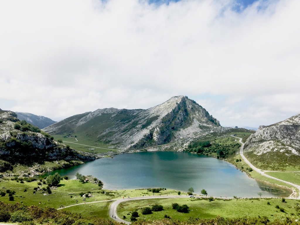 lagos de covadonga en picos de Europa